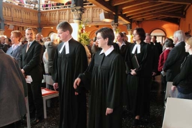 bild-thb-1160-Pastor Rösler in Uthlede ordiniert