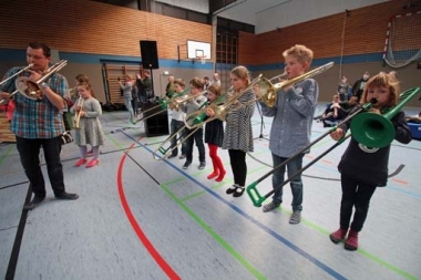 bild-thb-2641-Big-Band-Projekt an der Uthleder und Bramstedter Grundschule