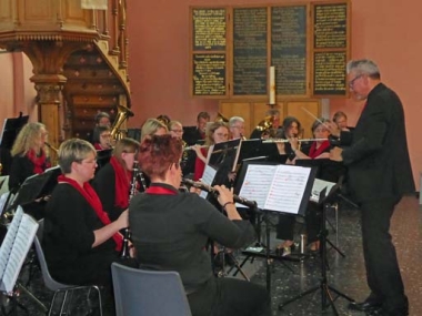bild-thb-4902-Blasorchester Rodenkirchen gastiert in Uthleder Kirche
