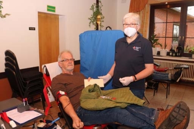 bild-thb-3773-Erste Blutspende in diesem Jahr