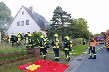 bild-thb-4894-Feuerwehrübung in Wagners Haus