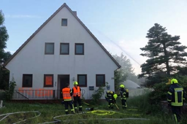 bild-thb-4892-Feuerwehrübung in Wagners Haus
