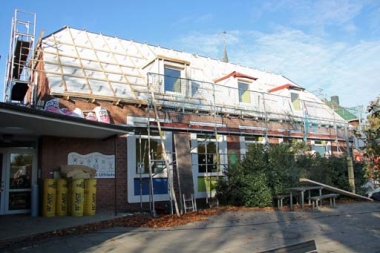 bild-thb-4190-Ein neues Dach für die Uthleder Grundschule