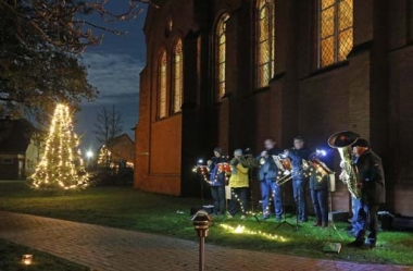 bild-thb-4235-Turmblasen zum Nikolaustag in der Sankt-Nicolai-Kirche